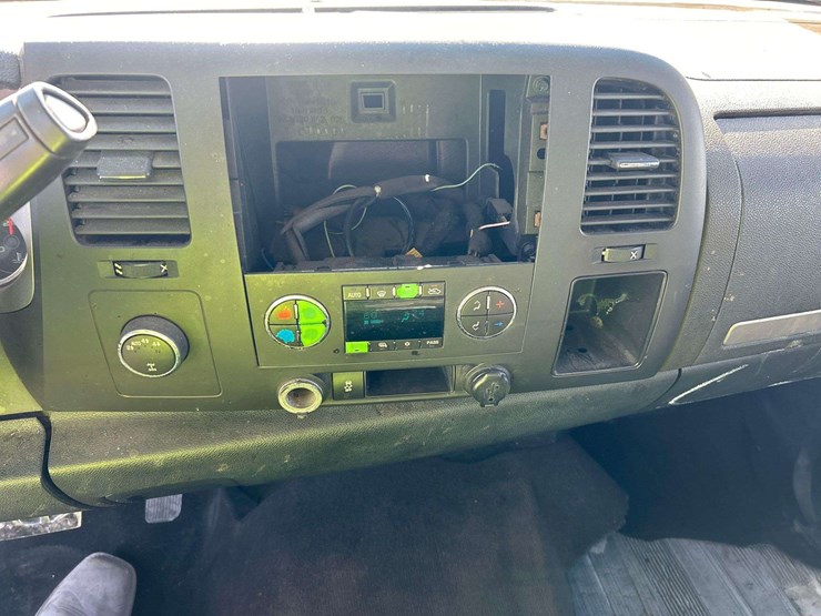 2012-chevrolet-silverado-1500-image-17