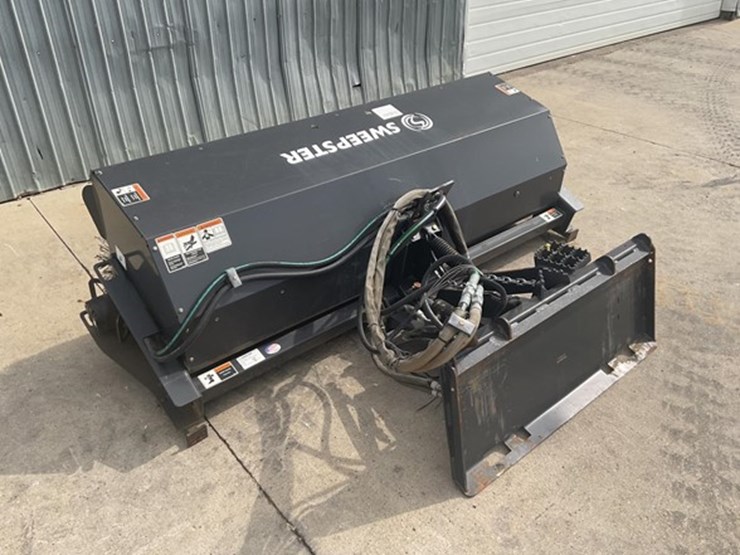 #82-•-2025-sweepster-md84-sweeper-image-5