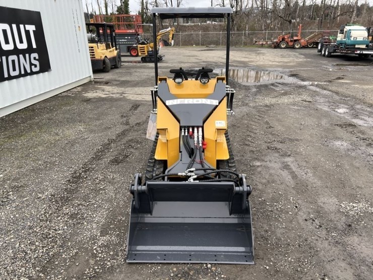 2025-infront-yf480-compact-track-loader-image-8