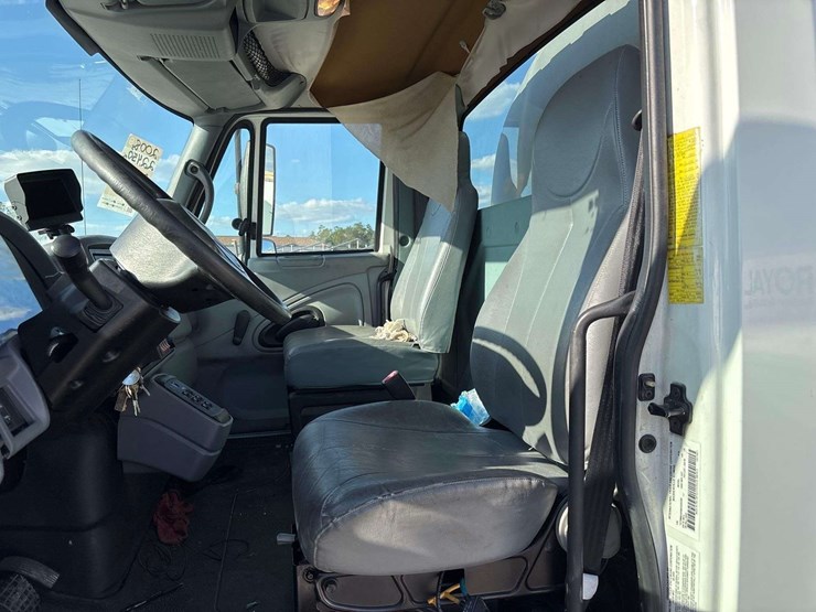 2006-international-durastar-4300-image-30