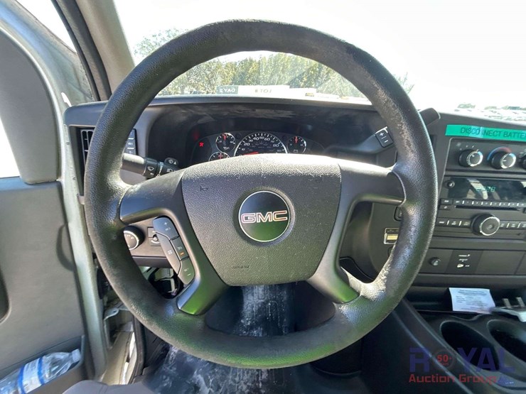 2012-gmc-3500-image-13