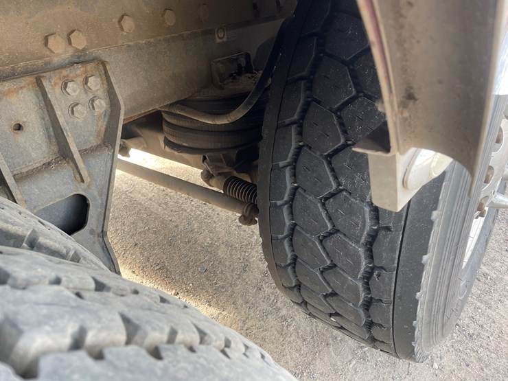 #3822-•-2019-peterbilt-heavy-rotator-truck-(has-mn-title-in-delay,-may-take-6-8-weeks)-image-35