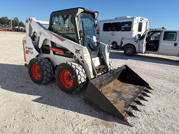 2017-bobcat-s650-image-2