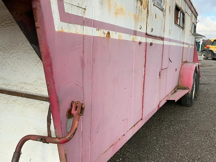 #2150-•-turnbow-gooseneck-4-horse-trailer-image-14