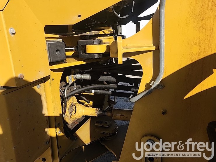 2009-caterpillar-930h-image-38