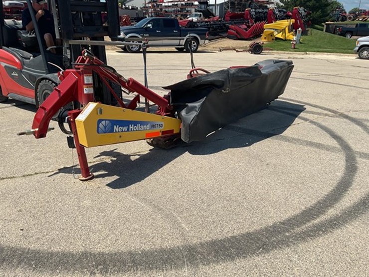 2014-new-holland-h6750-image-4