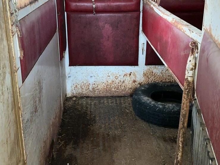 #2150-•-turnbow-gooseneck-4-horse-trailer-image-32