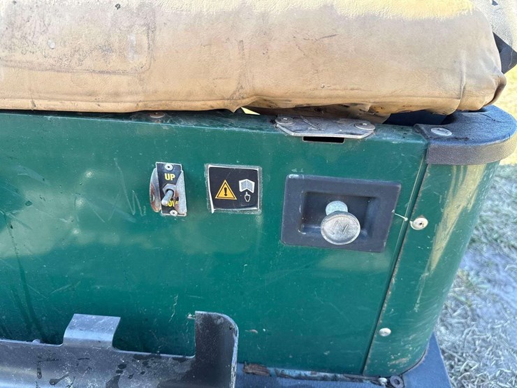 2004-e-z-go-workhorse-electric-utility-cart-image-12