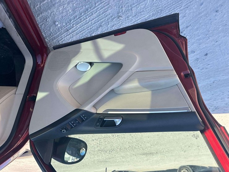 2012-volkswagen-tiguan-image-13