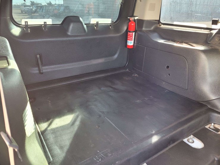 2010-chevrolet-tahoe-ls-image-19