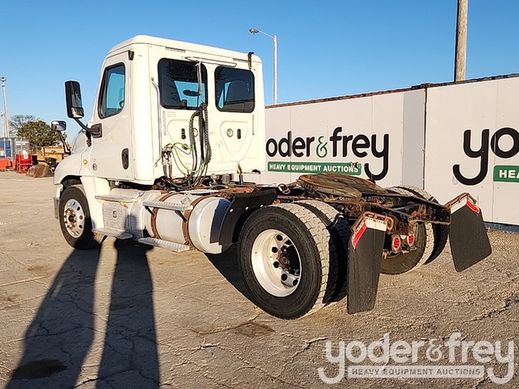 2017-freightliner-cascadia-image-3