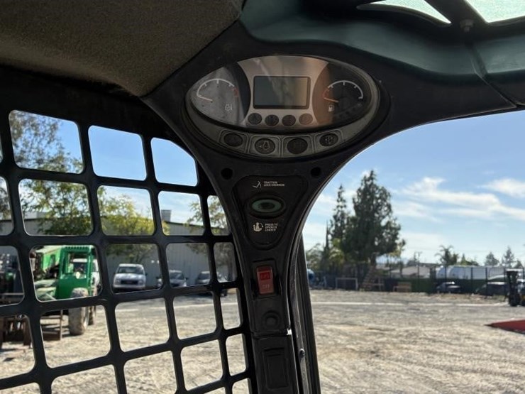 2019-bobcat-s570-image-19