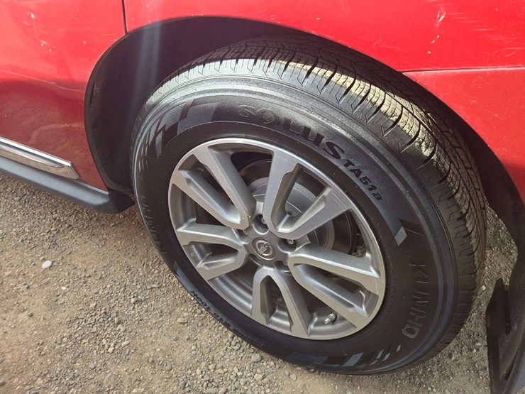 2014-nissan-pathfinder-sl-image-5