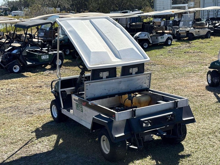 2002-club-car-carryall-2-xrt-gas-utility-cart-image-4