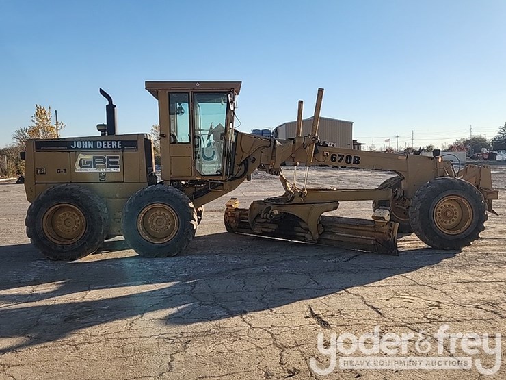 1995-deere-670b-image-6