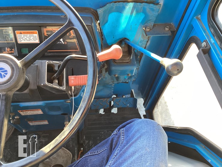 2000-new-holland-2120-image-16