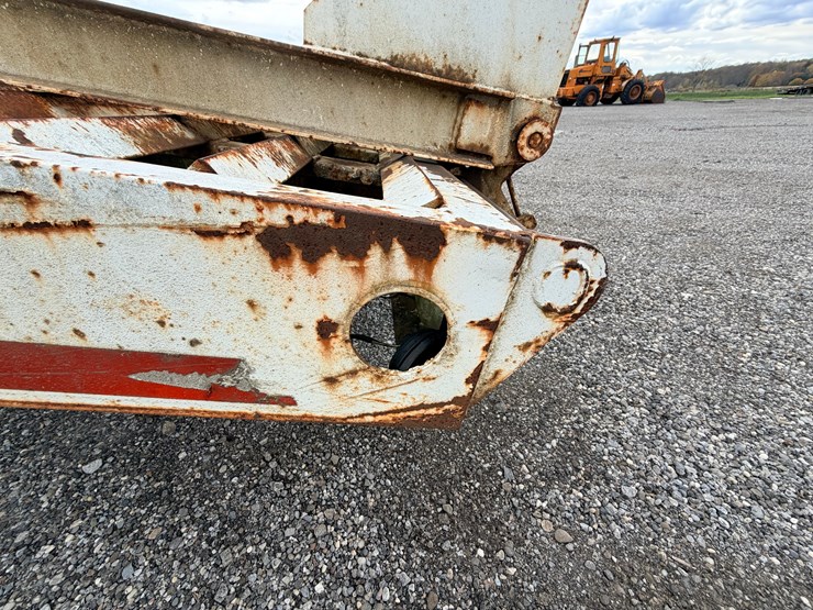 #2201-•-1989-international-equipment-trailer-image-17