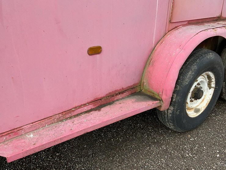 #2150-•-turnbow-gooseneck-4-horse-trailer-image-21