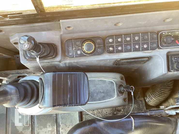 2017-jcb-48z-1-image-18