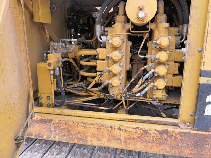 caterpillar-215c-image-18