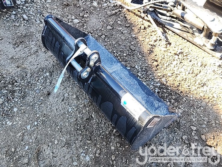 2025-32"-bucket-to-suit-mini-excavator-image-4