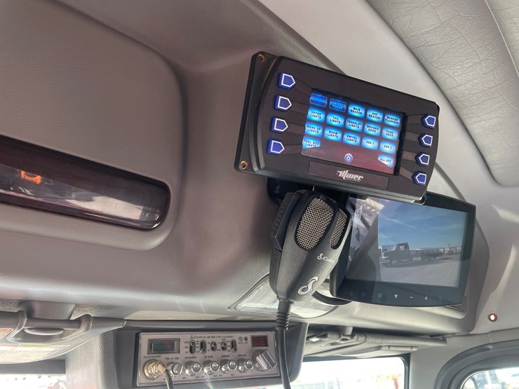 #3824-•-2019-peterbilt-heavy-rotator-(has-mn-title-in-delay,-may-take-6-8-weeks)-image-99