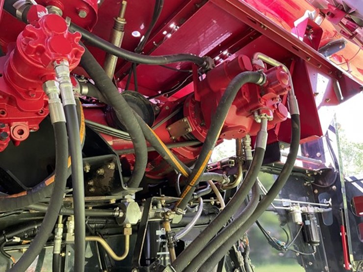 2011-case-ih-6088-image-13