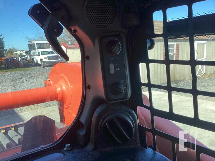 2025-kubota-ssv65-image-13