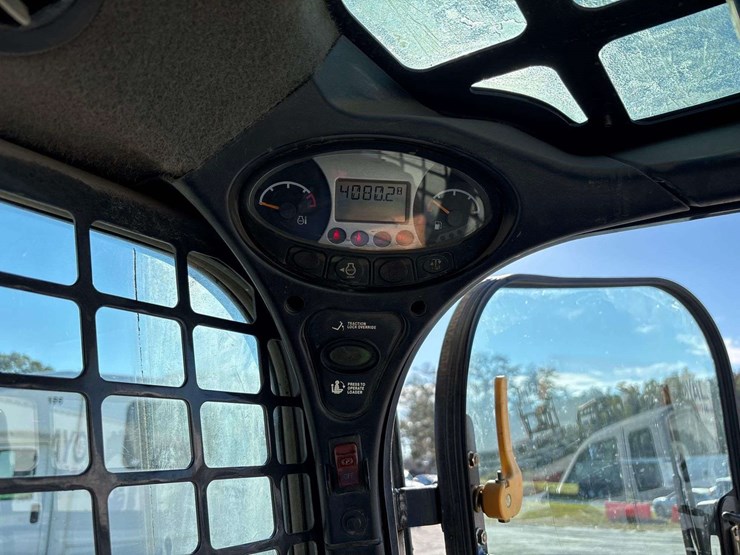 2017-bobcat-s650-image-21