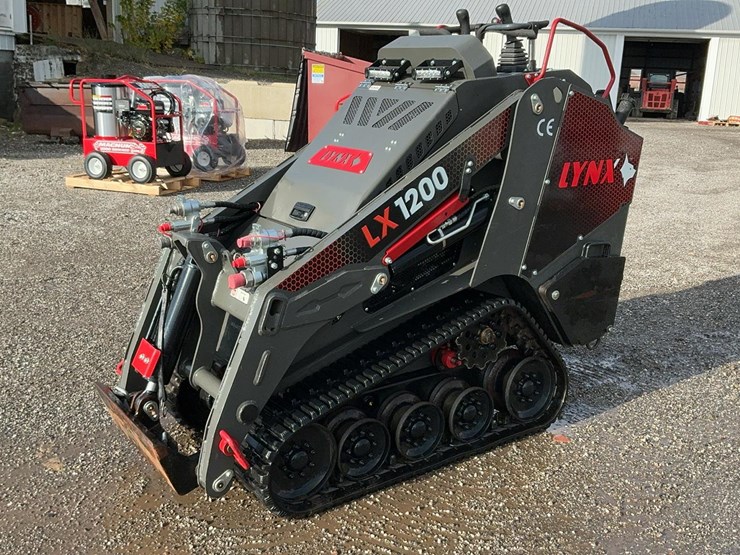 #1050-•-2024-lynx-lx-1200-mini-skid-steer-loader-image-1
