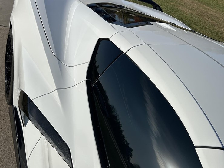 2021-chevrolet-corvette-image-44