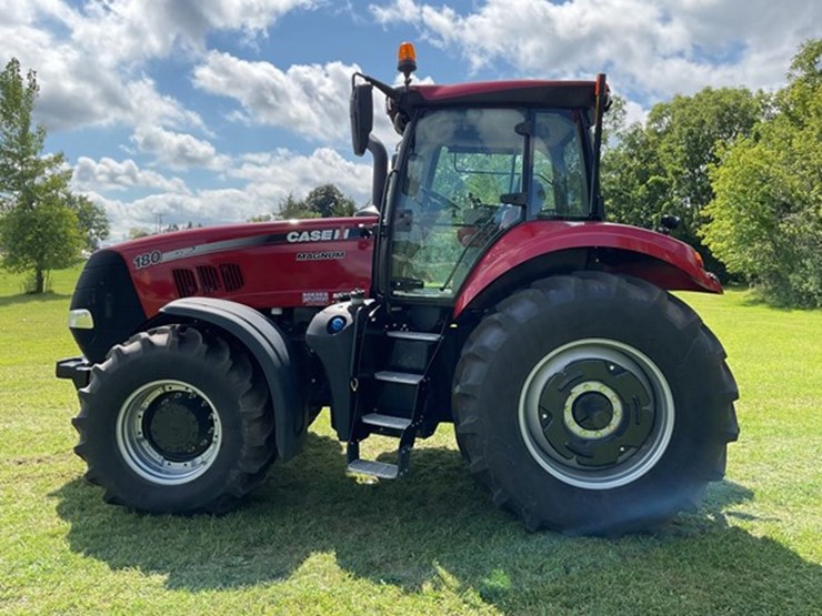 2020-case-ih-magnum-180-image-8