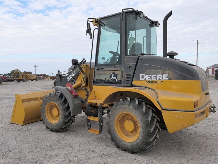 2012-deere-324j-image-2