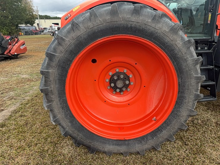 kubota-m7-172-premium-image-32