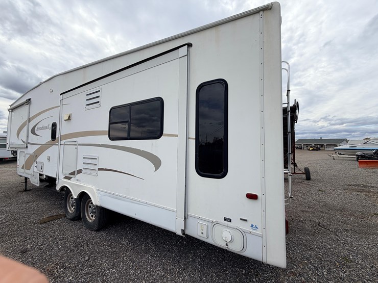 #2250-•-2005-nu-wa-hitchhiker-ii-ls-fifth-wheel-travel-trailer-image-6
