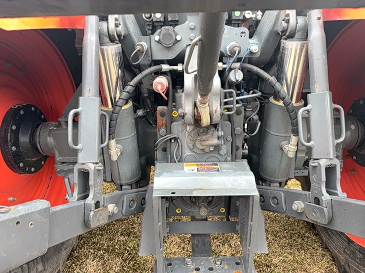 kubota-m7-172-premium-image-104