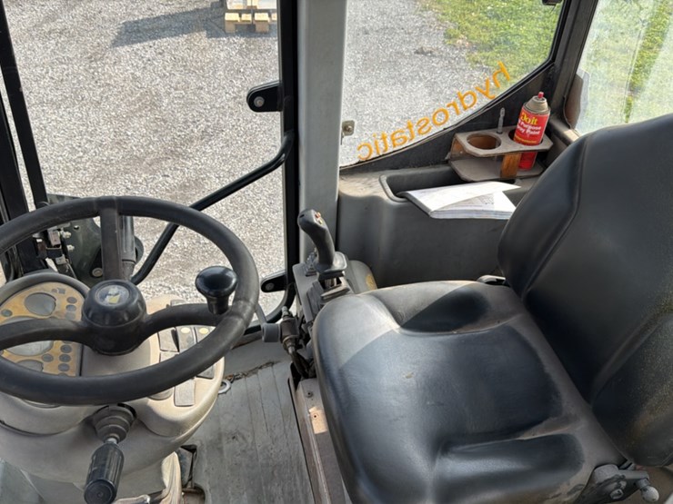 #1401-•-coyote-c14-4-compact-wheel-loader-image-12