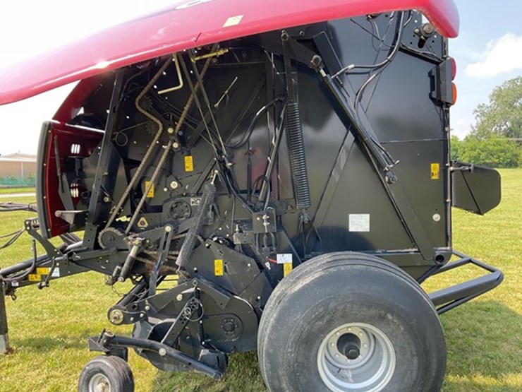 2022-case-ih-rb565-image-10