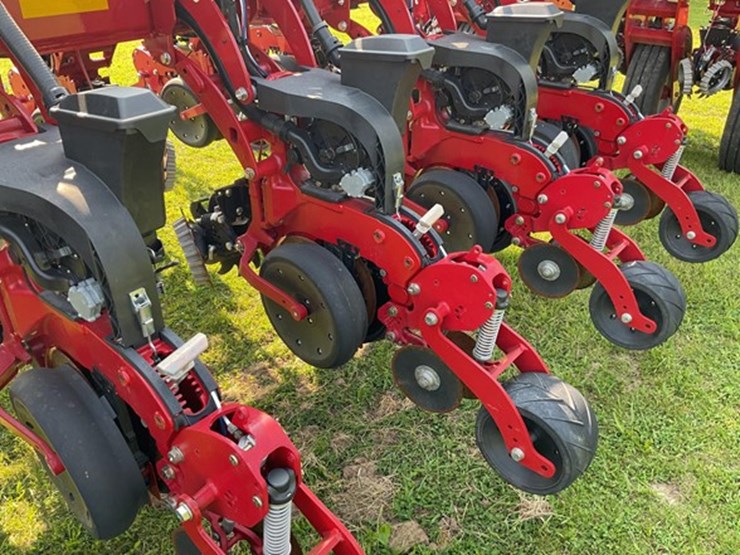 2022-case-ih-2150-image-13