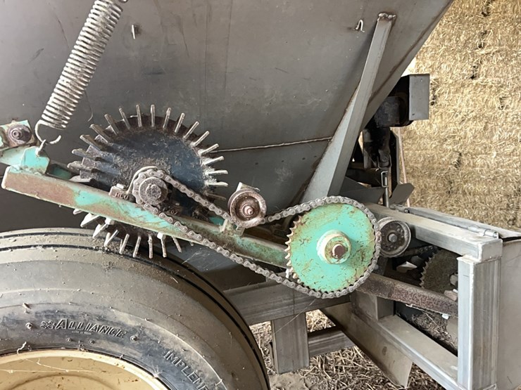 agricraft-fertilizer-buggy-dual-spinner-image-6