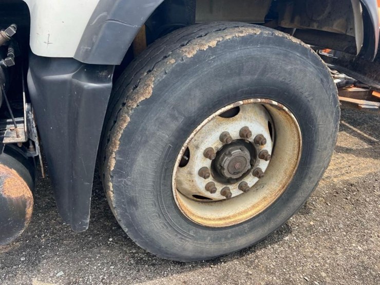 mack-granite-cv713-image-20