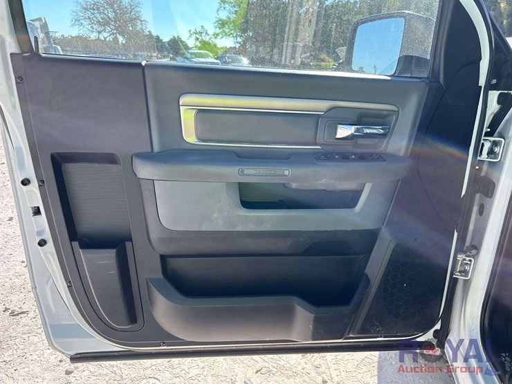 2015-dodge-ram-1500-image-12