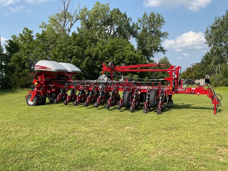 2022-case-ih-2150-image-3