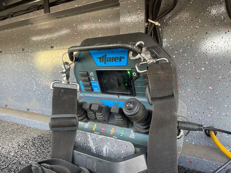 #3822-•-2019-peterbilt-heavy-rotator-truck-(has-mn-title-in-delay,-may-take-6-8-weeks)-image-98