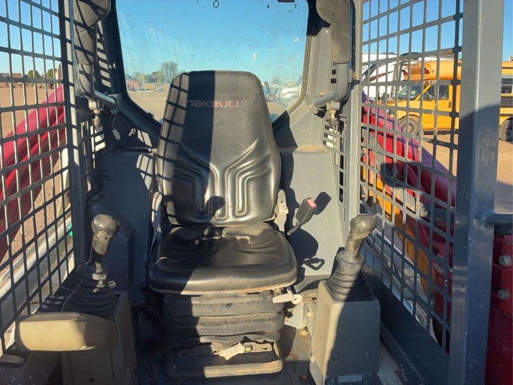 2019-takeuchi-tl8-image-7