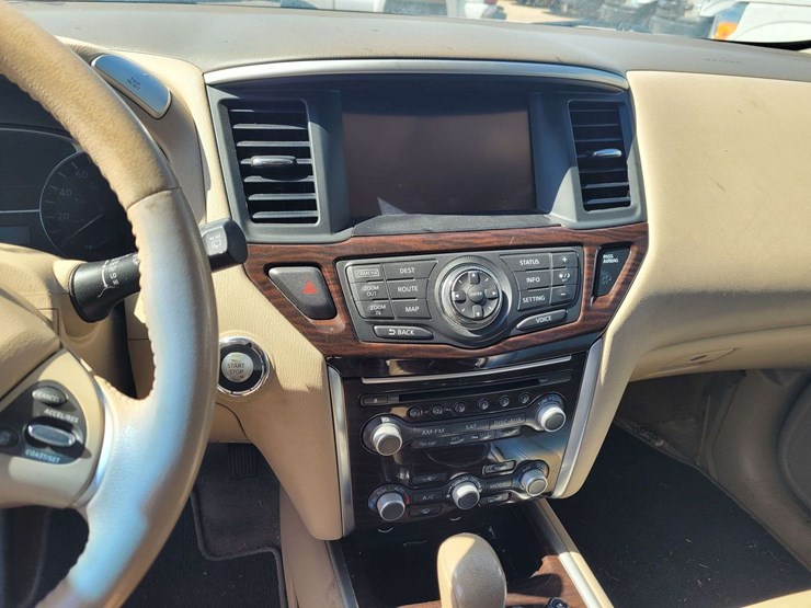 2014-nissan-pathfinder-image-13