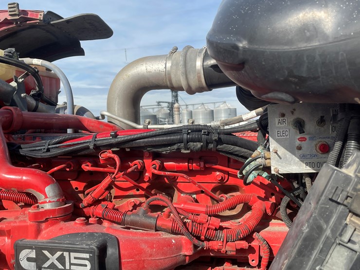 #3824-•-2019-peterbilt-heavy-rotator-(has-mn-title-in-delay,-may-take-6-8-weeks)-image-47