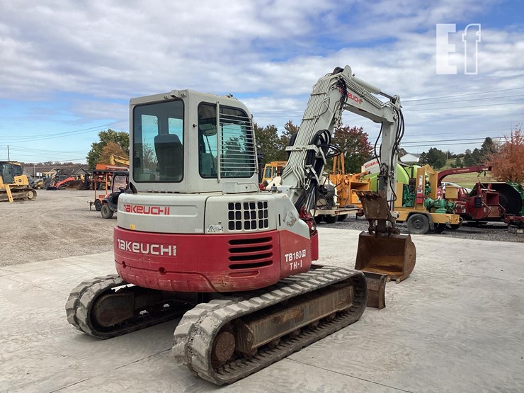 2013-takeuchi-tb180fr-image-4