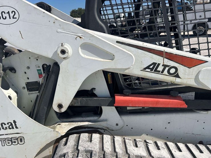 2017-bobcat-t650-image-18