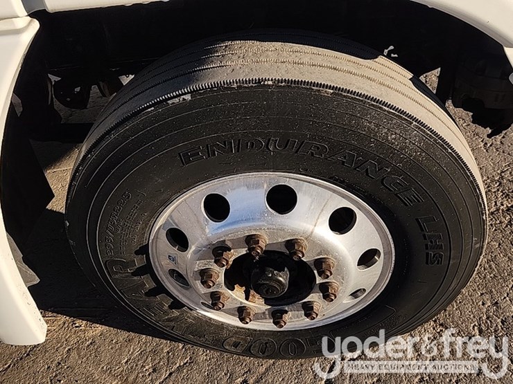 2017-freightliner-cascadia-image-8